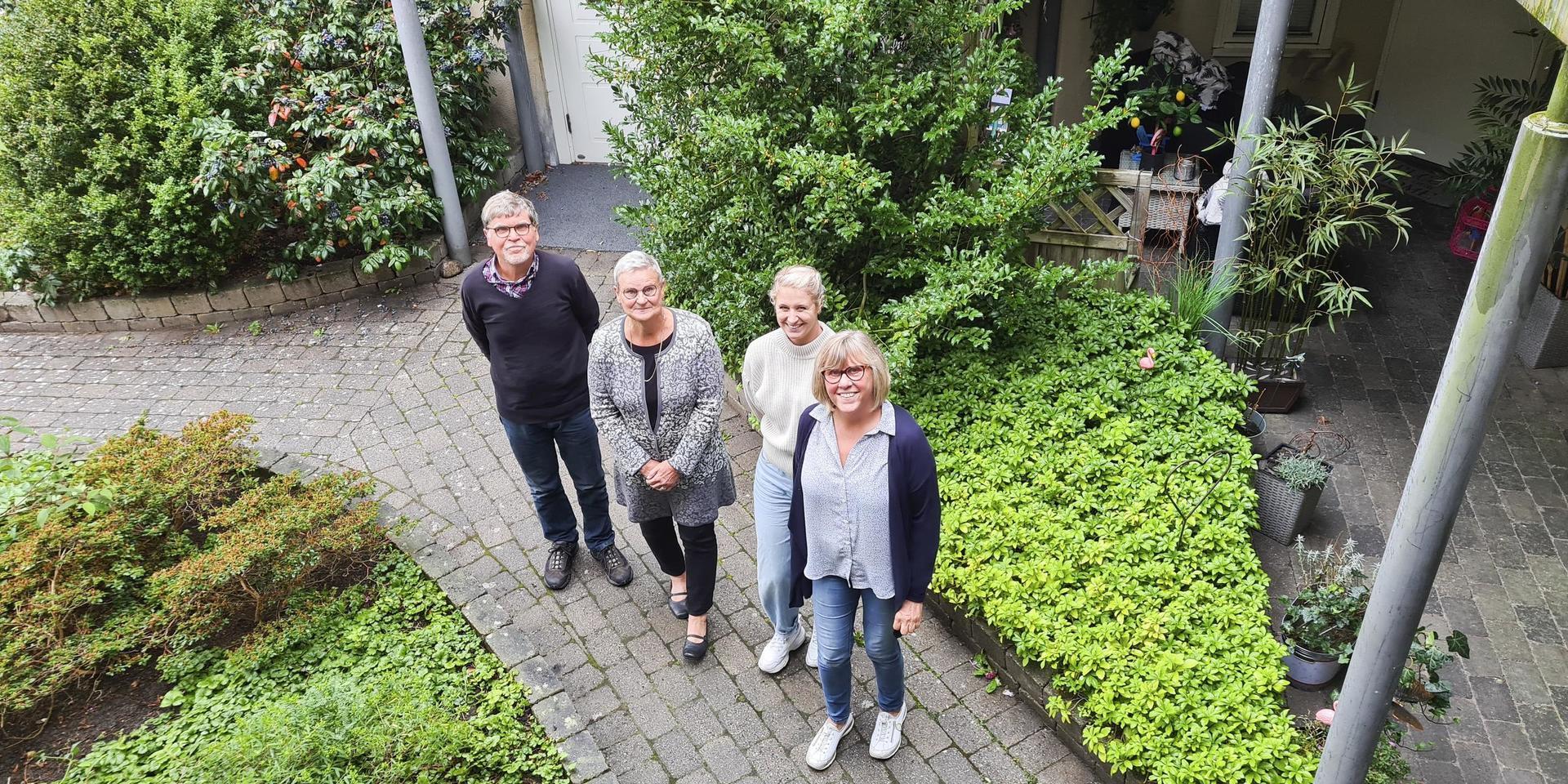 Demensföreningen i Varberg och Studieförbundet Vuxenskolan håller en kurs för tidigt insjuknade i demens. Roland Alström, Lena Larsson, Catherine Ungberg och Kerstin Birgersson.