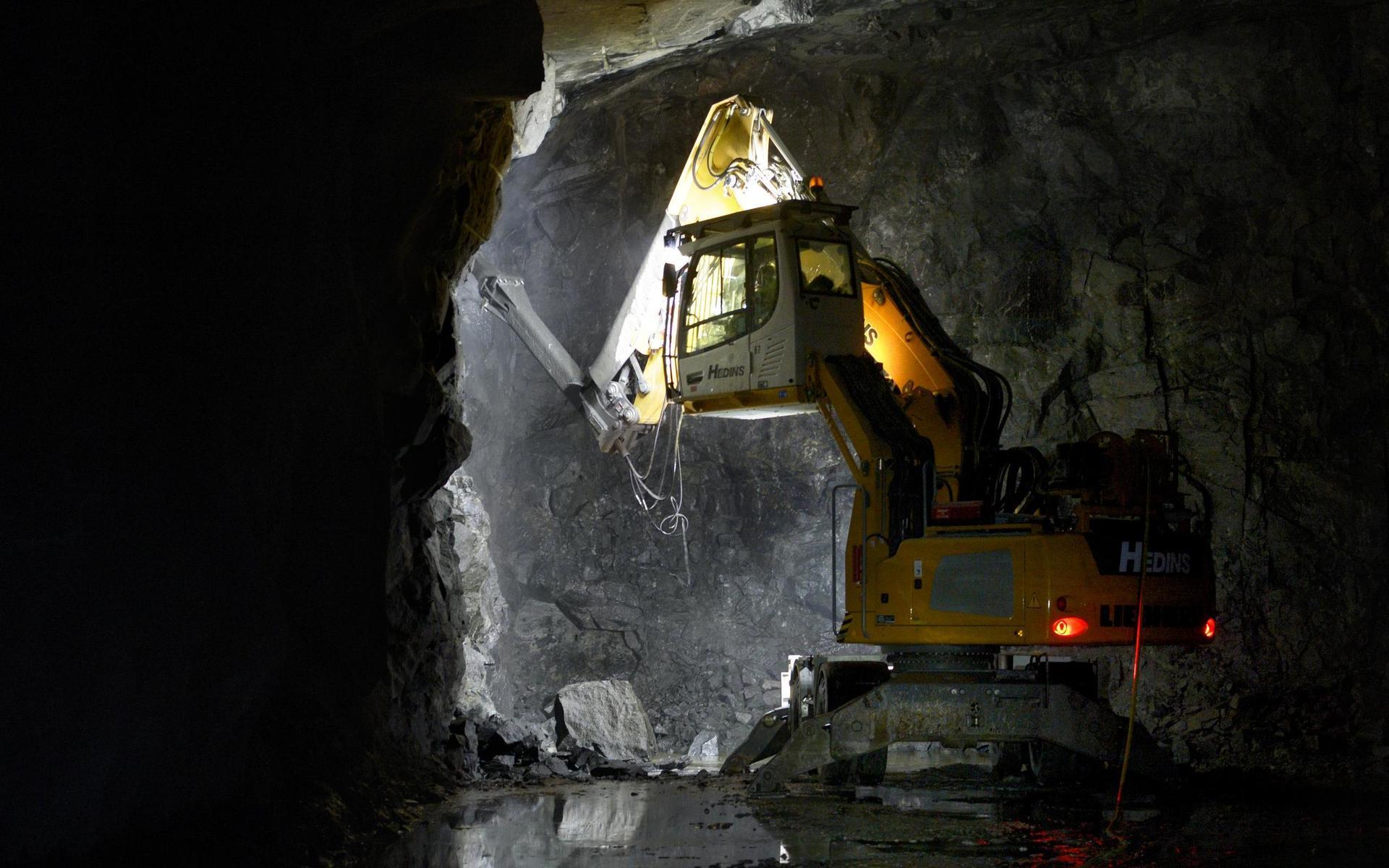 För spårtunneln har Implenia sprängt cirka 350 meter.
