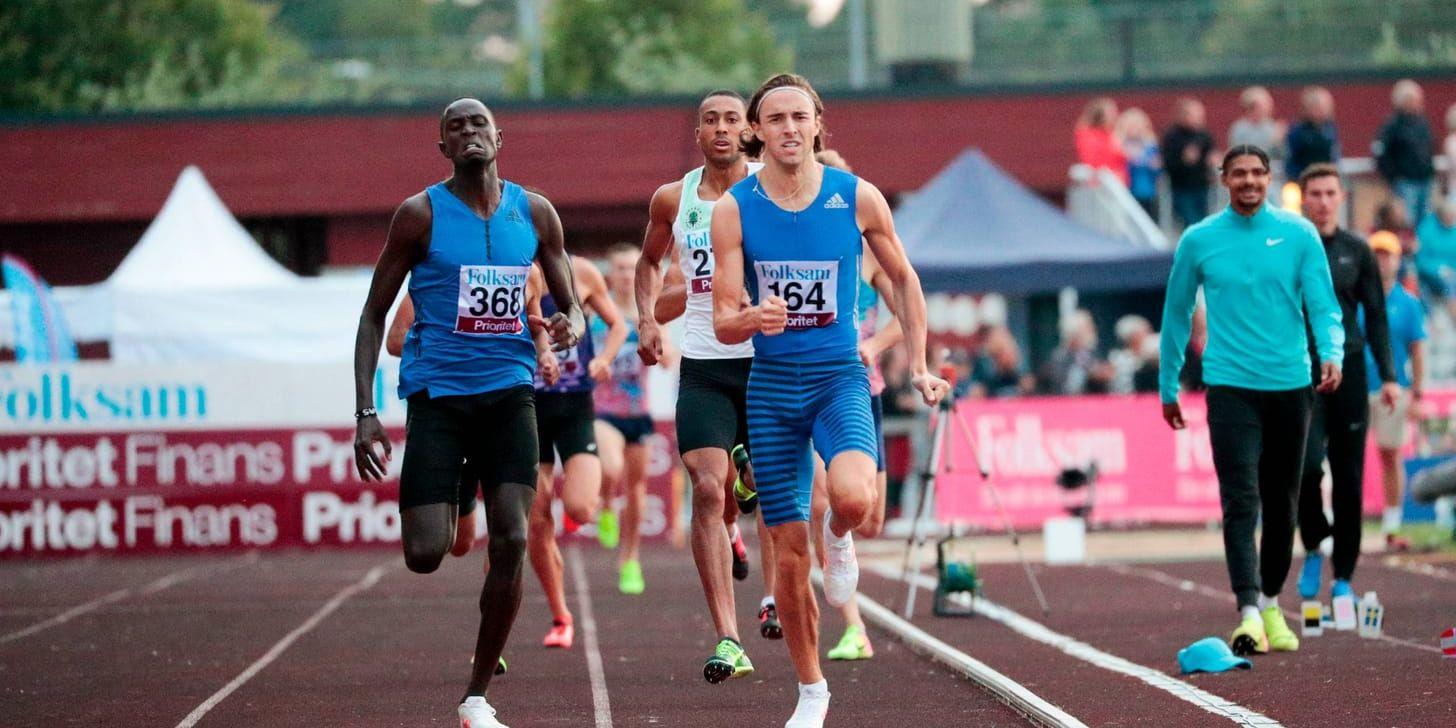 Andreas Kramer på väg mot svenskt rekord på 800 meter.