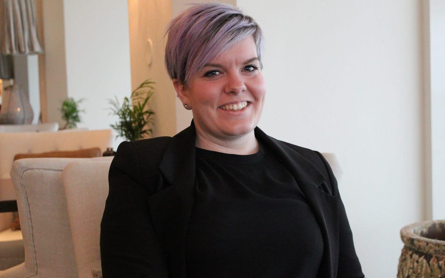 Angelica Eriksson arbetar som hovmästare och bröllopskoordinator på Strandbaden.