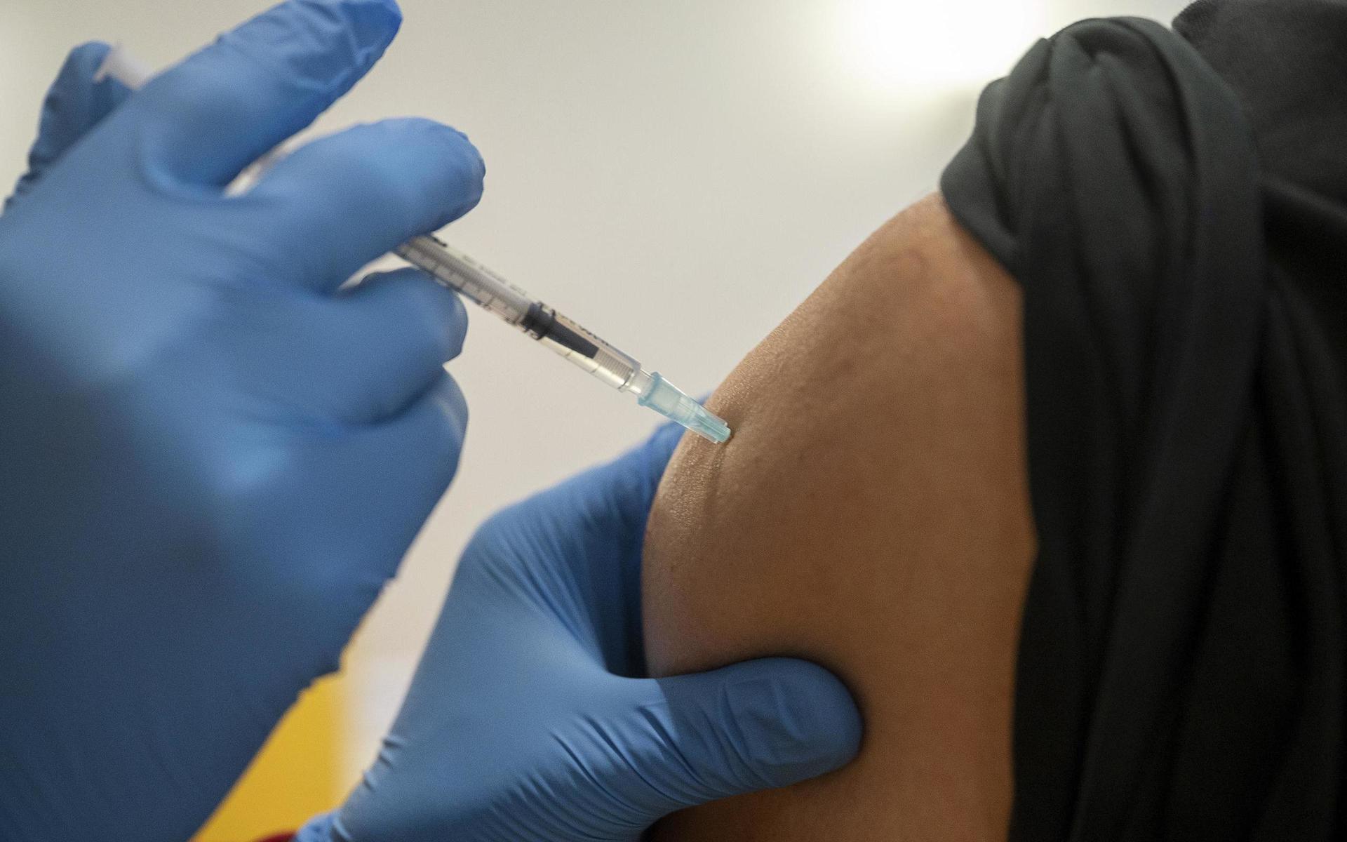 Vaccineringarna i Halland kommer att ta längre tid än planerat, bland annat till följd av att leveranserna av vaccin blivit mindre än vad som sagts tidigare.