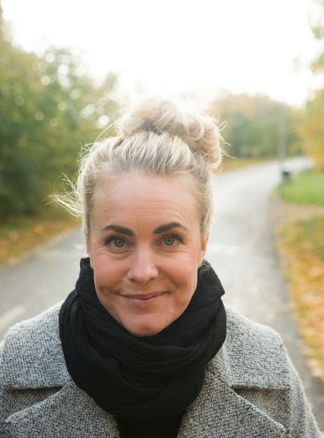 Författaren Sara Beischer är bosatt i Halmstad och har två söner.