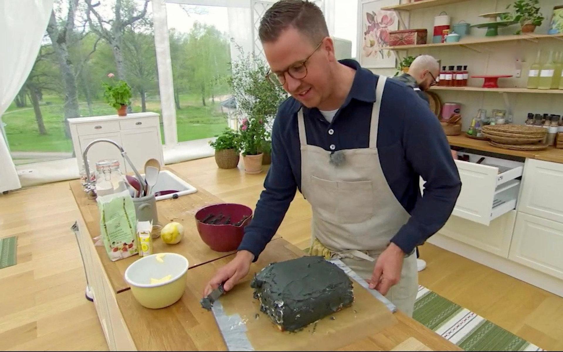 Daniel Pettersson gjorde en tårta som skulle likna hans favoritgodis av lakrits: Kick (tidigare Käck).
