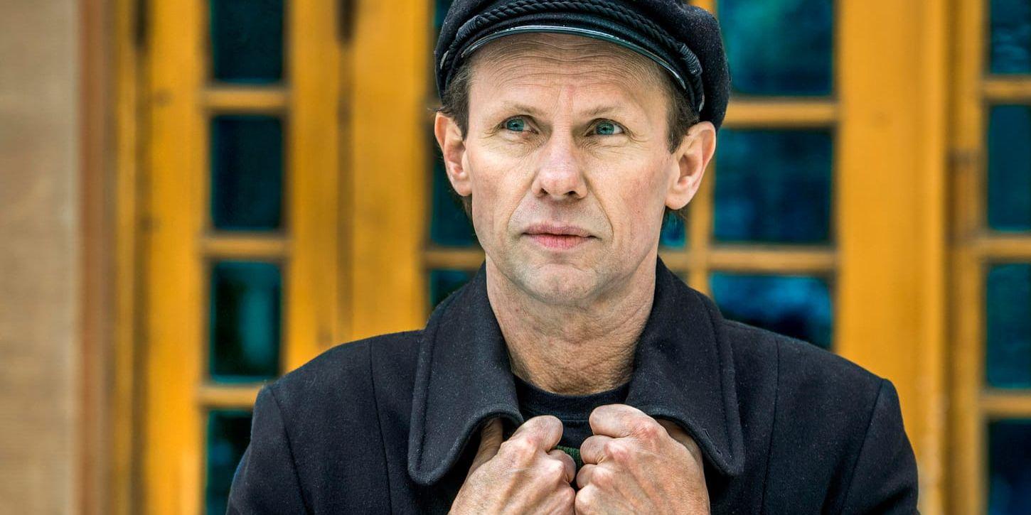 Bo Sundström tolkar jazz på sitt nya soloalbum "Mitt dumma jag". "Det inte en platta som är gjord för att spränga några gränser, vi har inte uppfunnit jazzen på nytt. Det är en traditionsbärare", säger han.