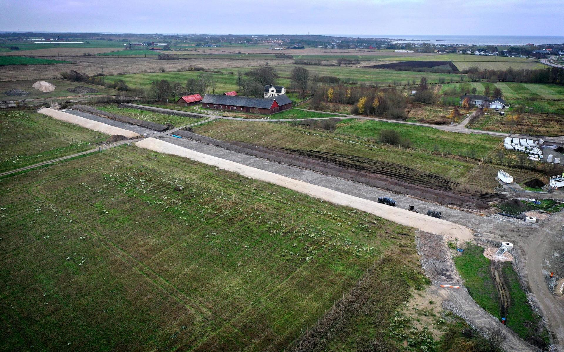 Nya viadukten vid Österleden - Vareborg till vänster i bild.