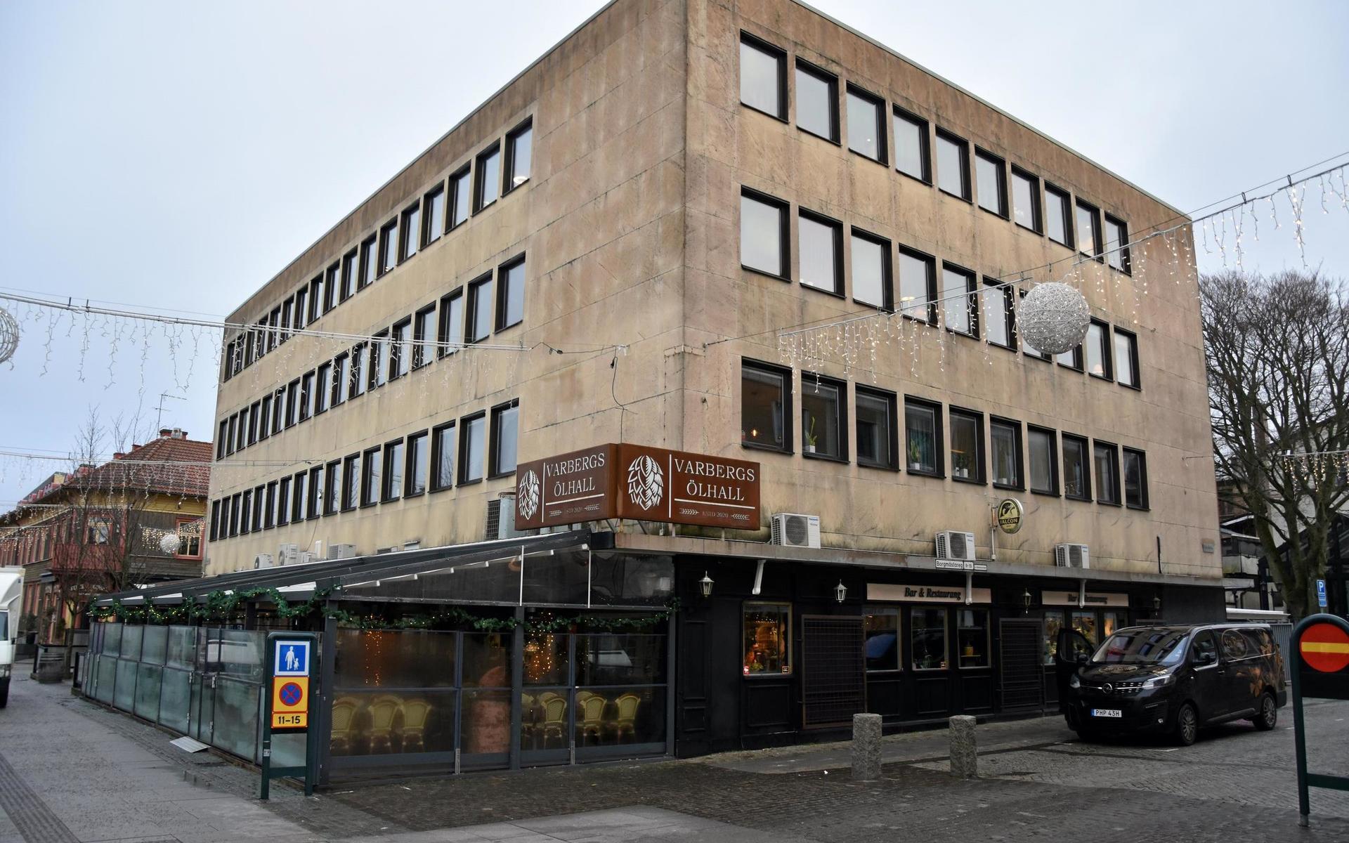 Magnus Patrikson har köpt Ölhallen och Vinbaren på Kungsgatan i Varberg och planerar en storsatsning.