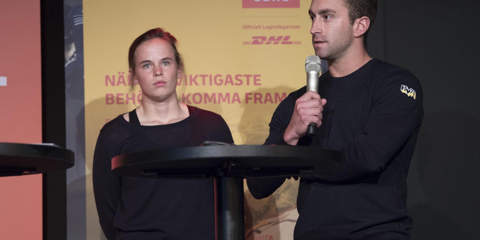 Tränaren Lucas Frey, till höger, slutar som tränare i HV71 mitt under säsongen. Arkivbild.