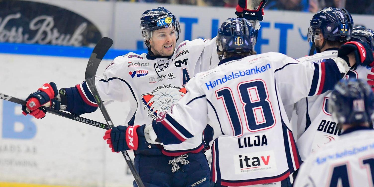 Linköpings Andrew Gordon jublar efter att ha gjort 2–0 mot HV71.