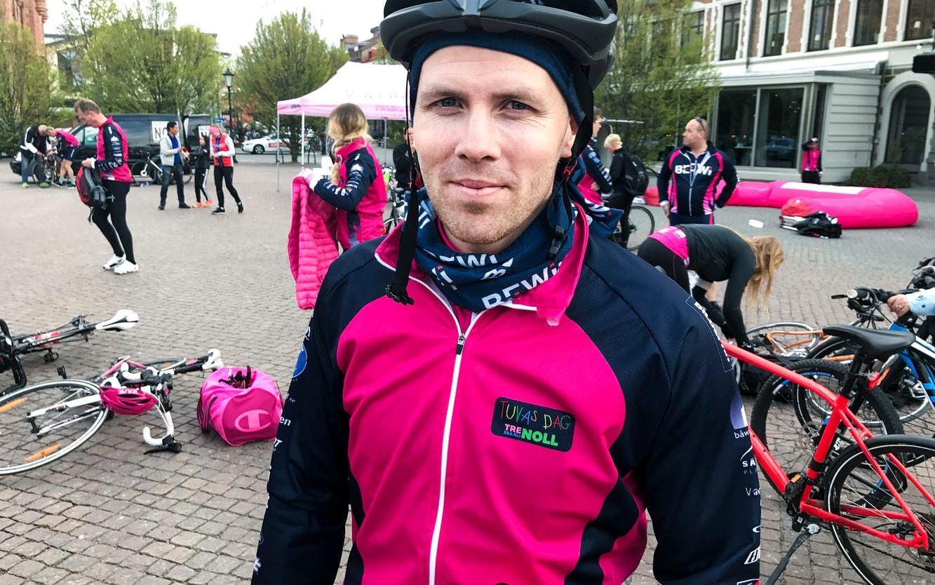 Förra året förlorade han sin dotter Tuva i cancer. Under lördagen var Andreas Johansson en av 120 cyklister som samlade in pengar till det projekt som är uppkallat efter henne.