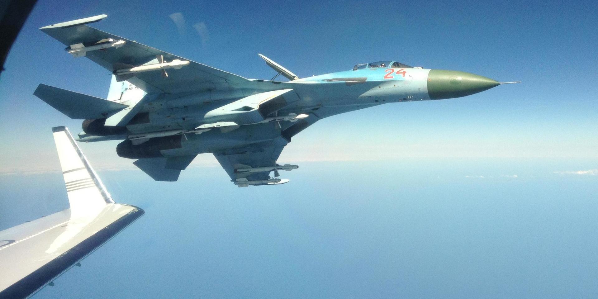 Rysk Su-27 fotograferad på nära håll från svenskt signalspaningsflygplan. Arkivbild.