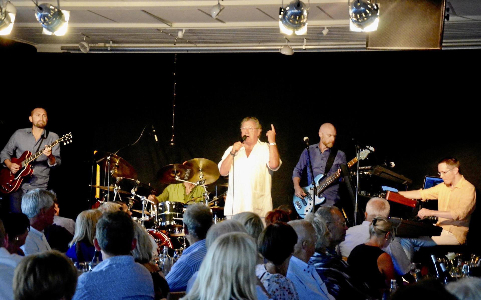 Tommy Körberg firade 70-årsdagen 2018 på Fridas i Kärradal med en konsert med musikerna Johan Liljedahl (gitarr), André Ferrari (trummor), Fredrik Jonsson (bas) och Calle Flemsten (keyboard).
