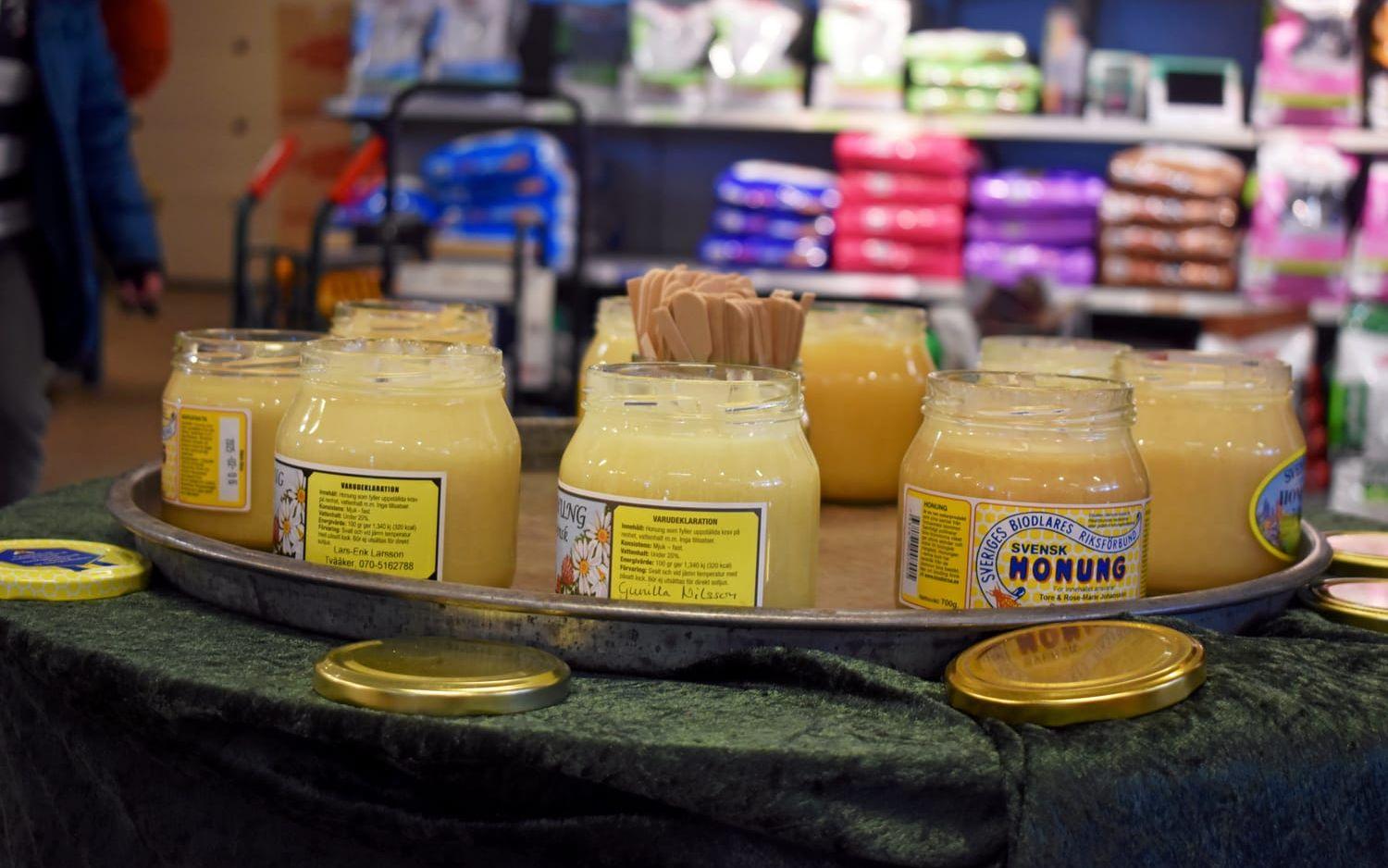 I butiken fanns ett avsmakningsbord med honung från lokala biodlare.