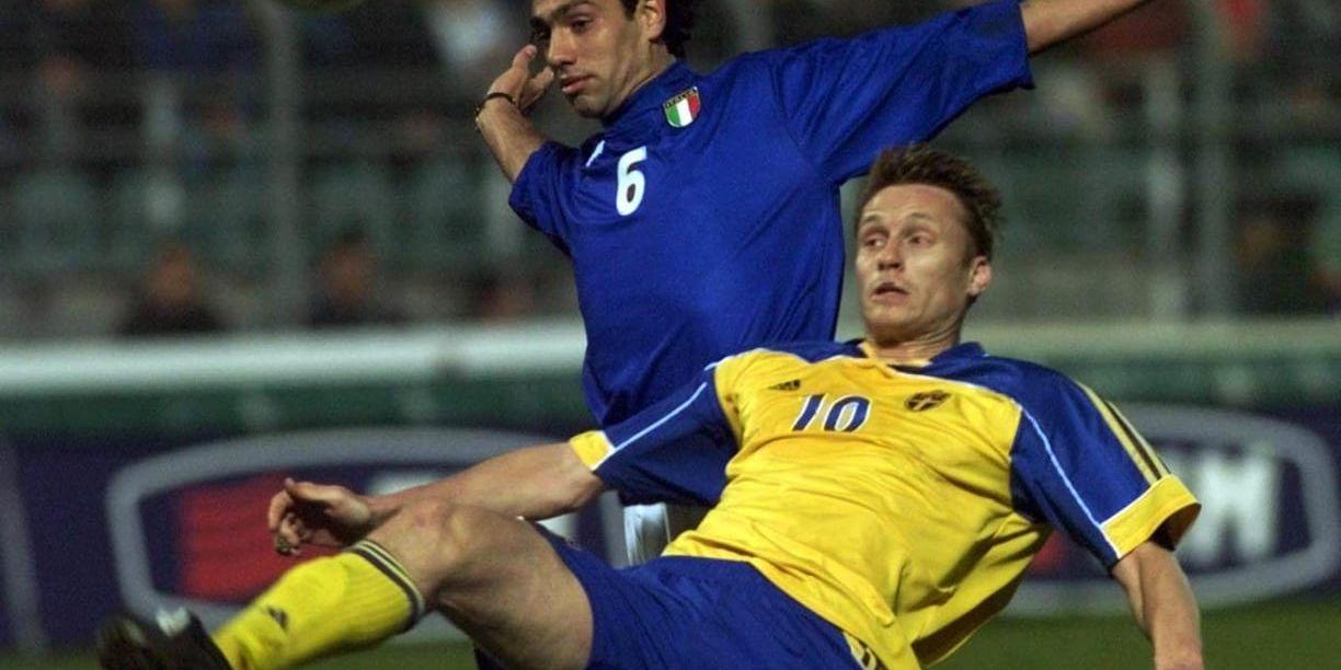Kennet Andersson är den senaste svenska segerskytten i en herrlandskamp mot Italien. I matchen på bilden, i Palermo 2000, blev det dock svensk förlust, 0–1. Arkivbild.