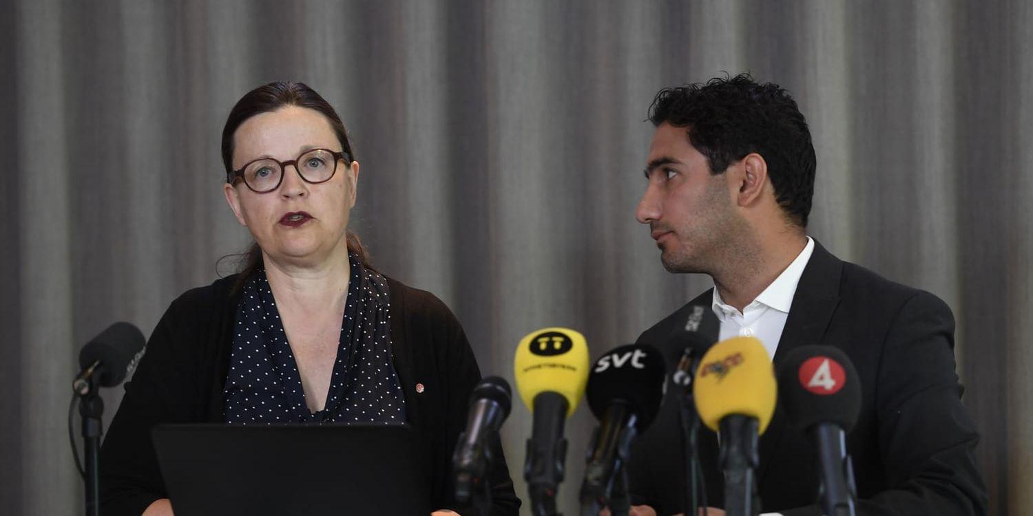 Gymnasie- och kunskapslyftsminister Anna Ekström (S) presenterade förslaget tillsammans med civilminister Ardalan Shekarabi (S).