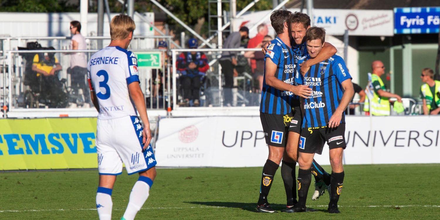 Sirius jublar efter första hemmasegern i allsvenskan i år, 3–2 mot IFK Göteborg.