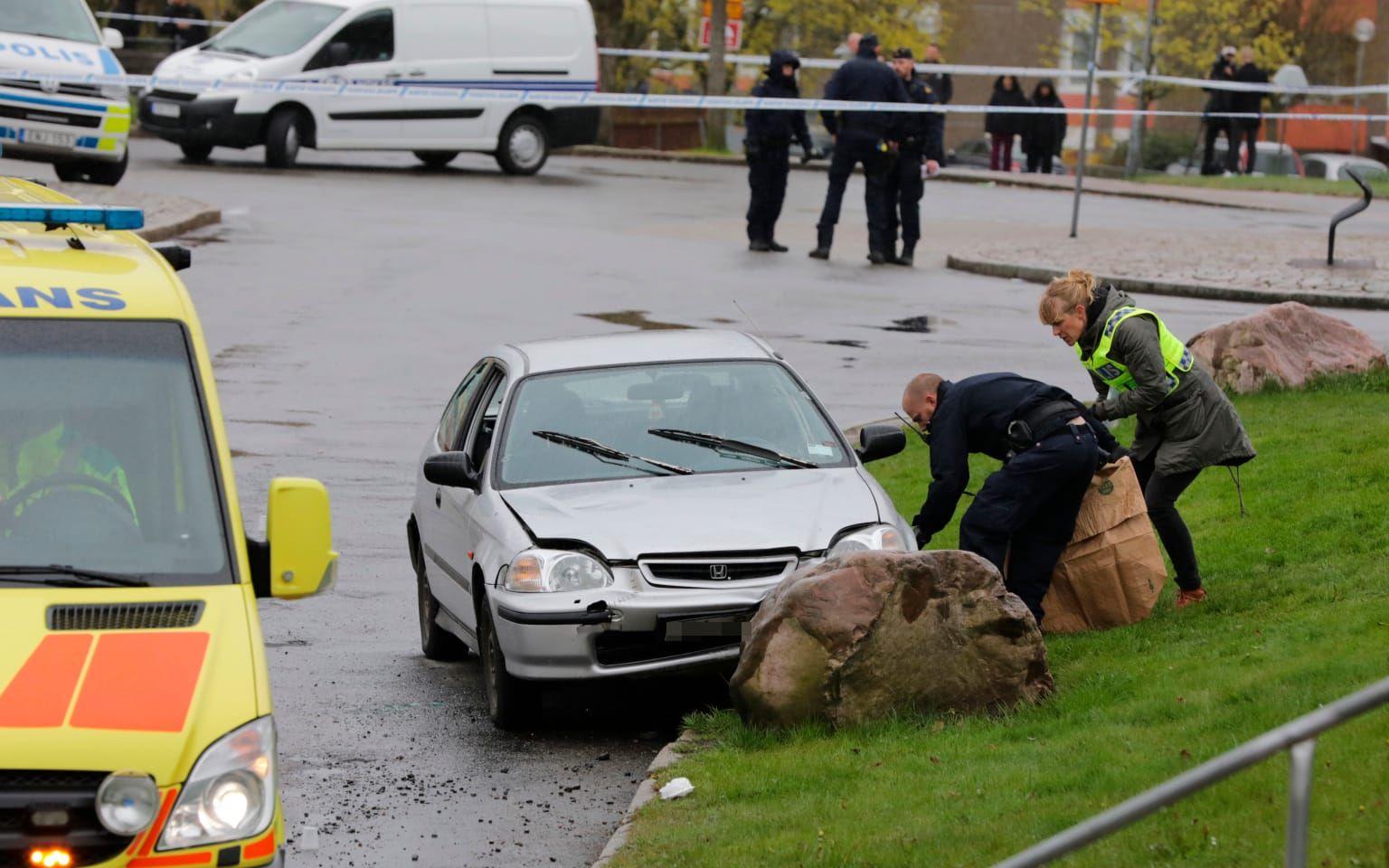 Lärarvikarien hittades mördad i en grå bil utanför Willys vid Lövgärdet centrum i Göteborg under torsdagsmorgonen. Foto: Per Wahlberg