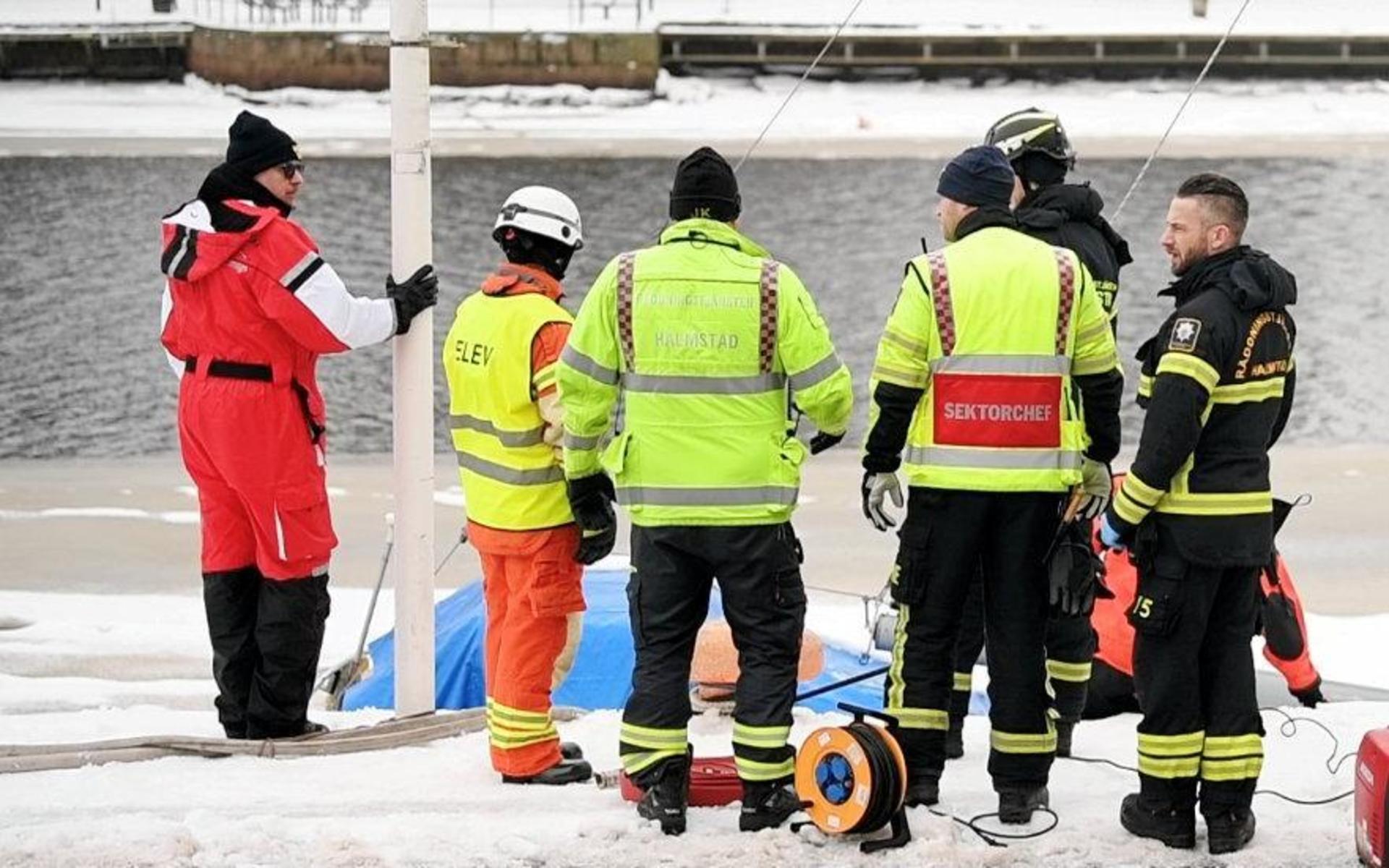 Jonas Kennerö, längst till vänster, var förvånansvärt samlad under själva räddningsarbetet. 