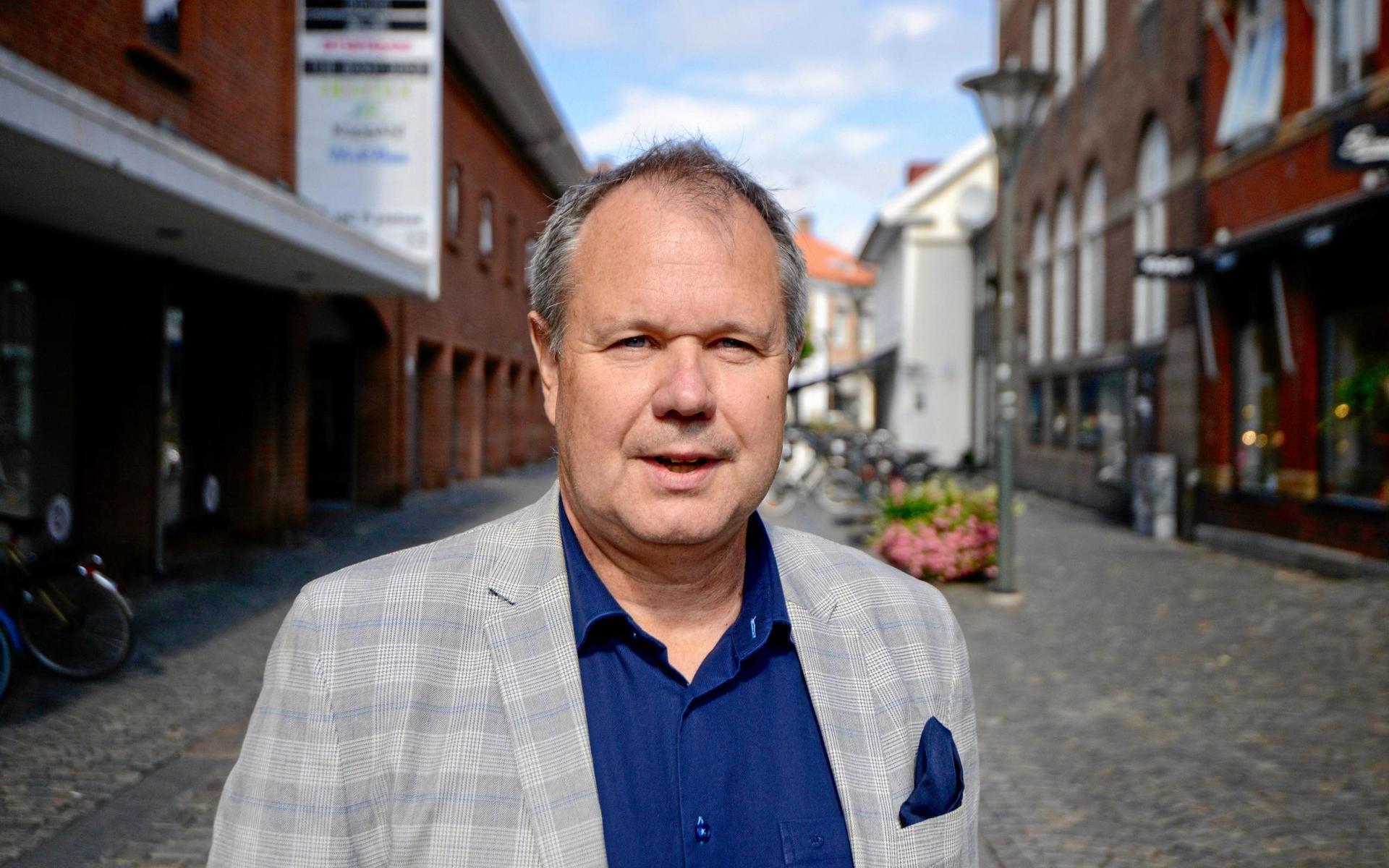 Jörgen Peters, länsråd, hoppas och tror att de allra flesta kommer att följa lagen. 