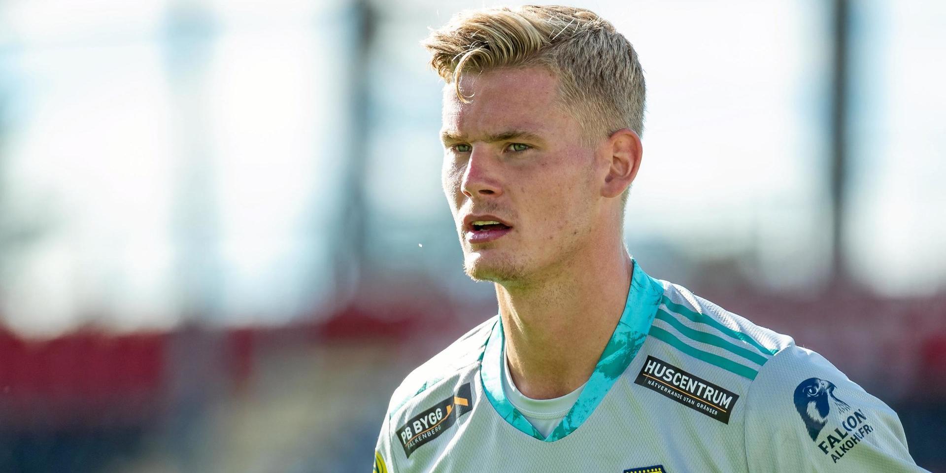 Johan Brattberg har skrivit kontrakt med BK Häcken. Men han kommer tillbaka till Falkenberg på lån.