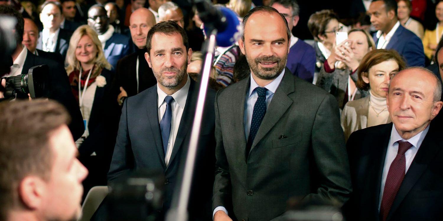 Den nye ledaren för Macrons parti, Christophe Castaner (till vänster) tillsammans med premiärminister Édouard Philippe på partikongressen i Lyon.