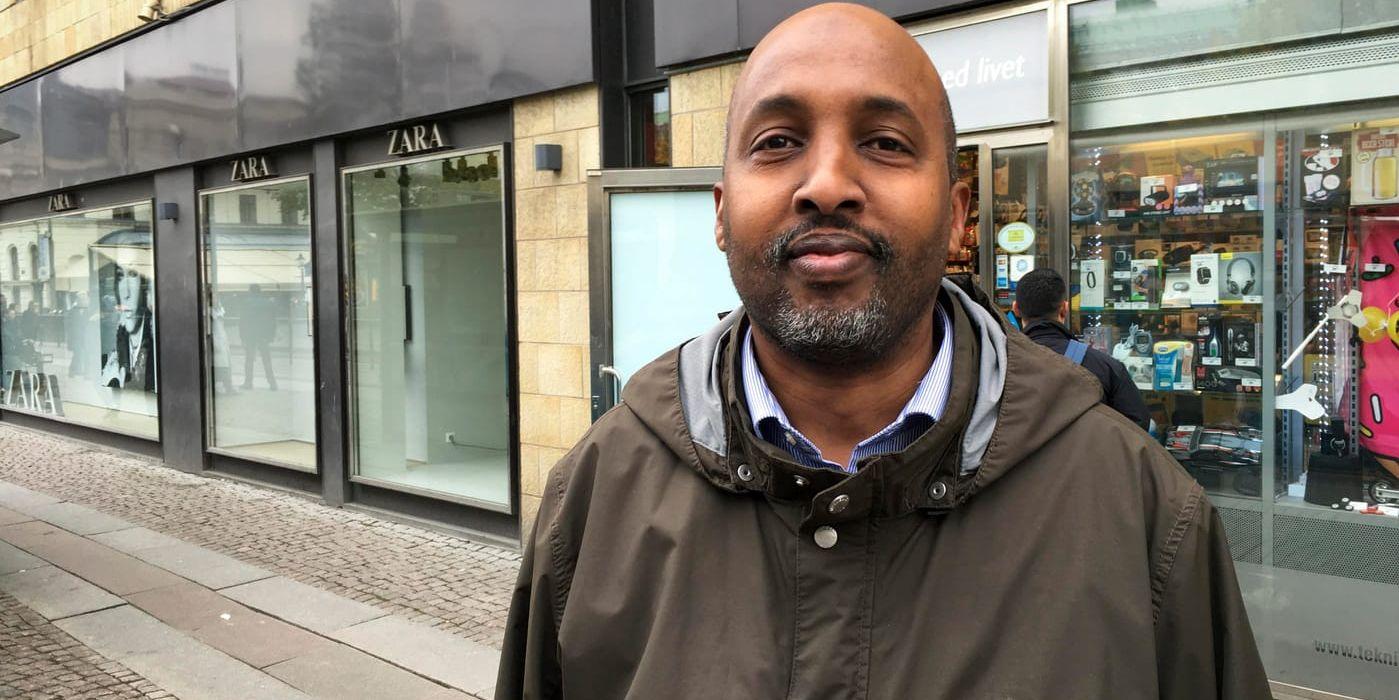 "Jag kommer att stanna hemma. Jag vill inte in till stan", säger Seid Abdi.