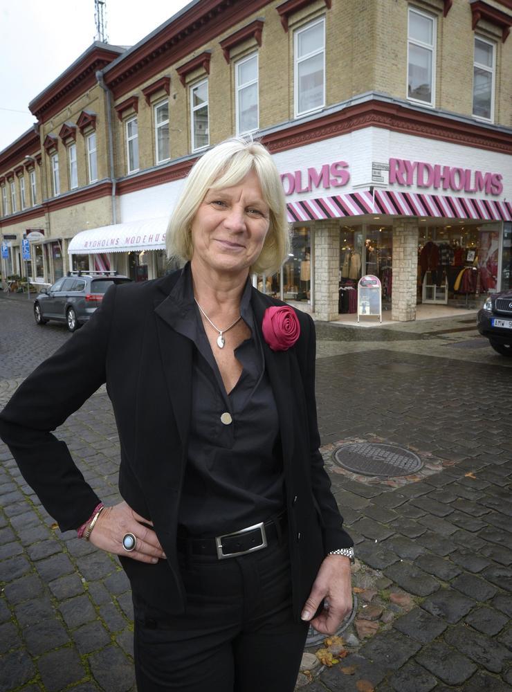 Marie Gustafsson är i dag ensam ägare och tror på butikens framtid, trots hotet från e-handeln och nu en pandemi.