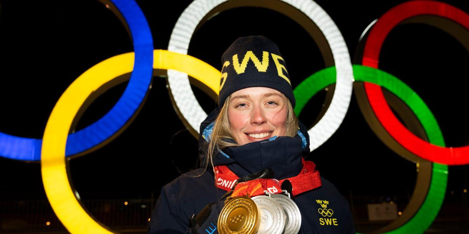 Elvira Öberg tog tre medaljer, varav ett guld, i sitt första OS i Peking för ett år sedan. Arkivbild.