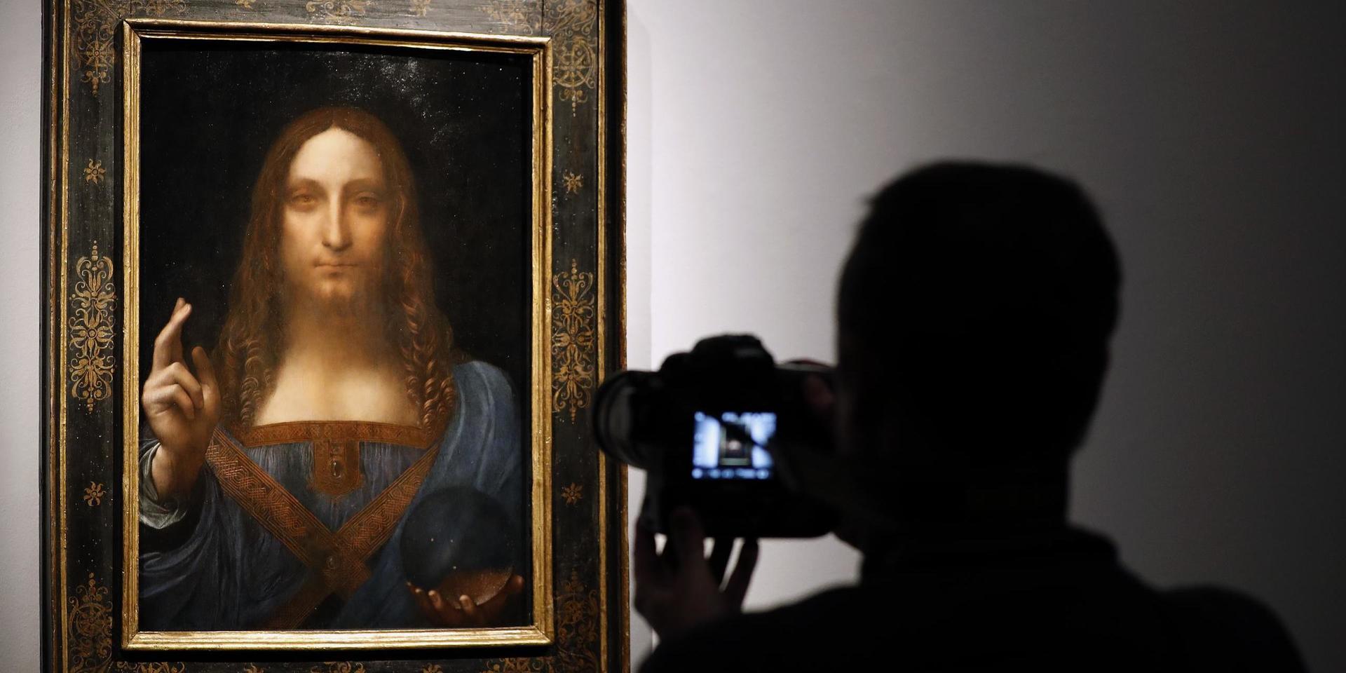 En kopia av Leonardo da Vincis 'Salvator Mundi' (bilden), som tros ha målats av konstnären Giacomo Alibrandi under tidigt 1500-tal har hittats stulen. Arkivbild.