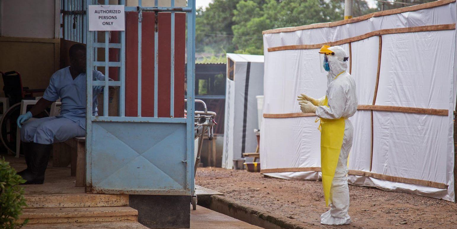 Tidigare insatser mot ebolaviruset, under utbrottet i Västafrika 2014–2016. Bilden är från Sierra Leone. Arkivbild.