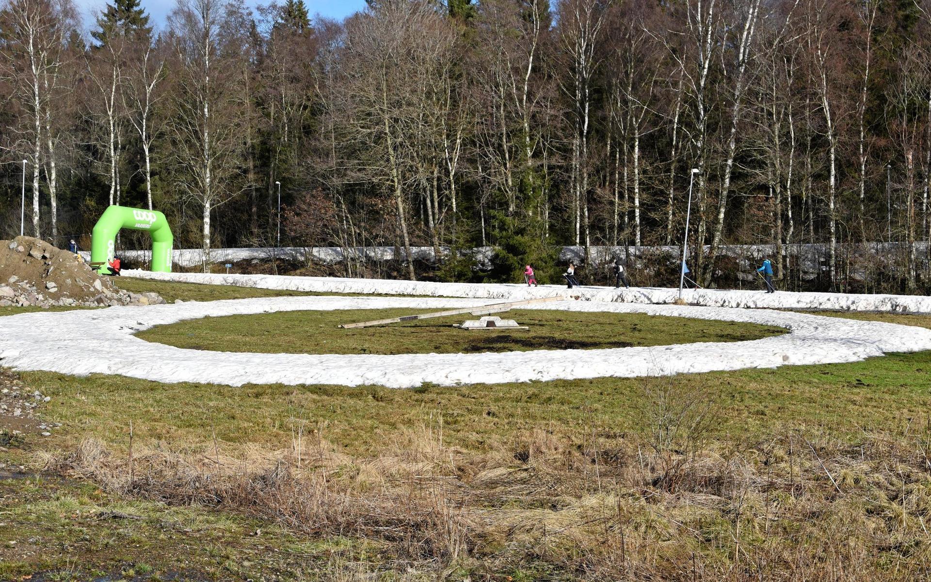 För de allra minsta finns en mindre slinga att åka runt på. Dagens yngsta deltagare var omkring 2-3 år berättade Göran Andersson.