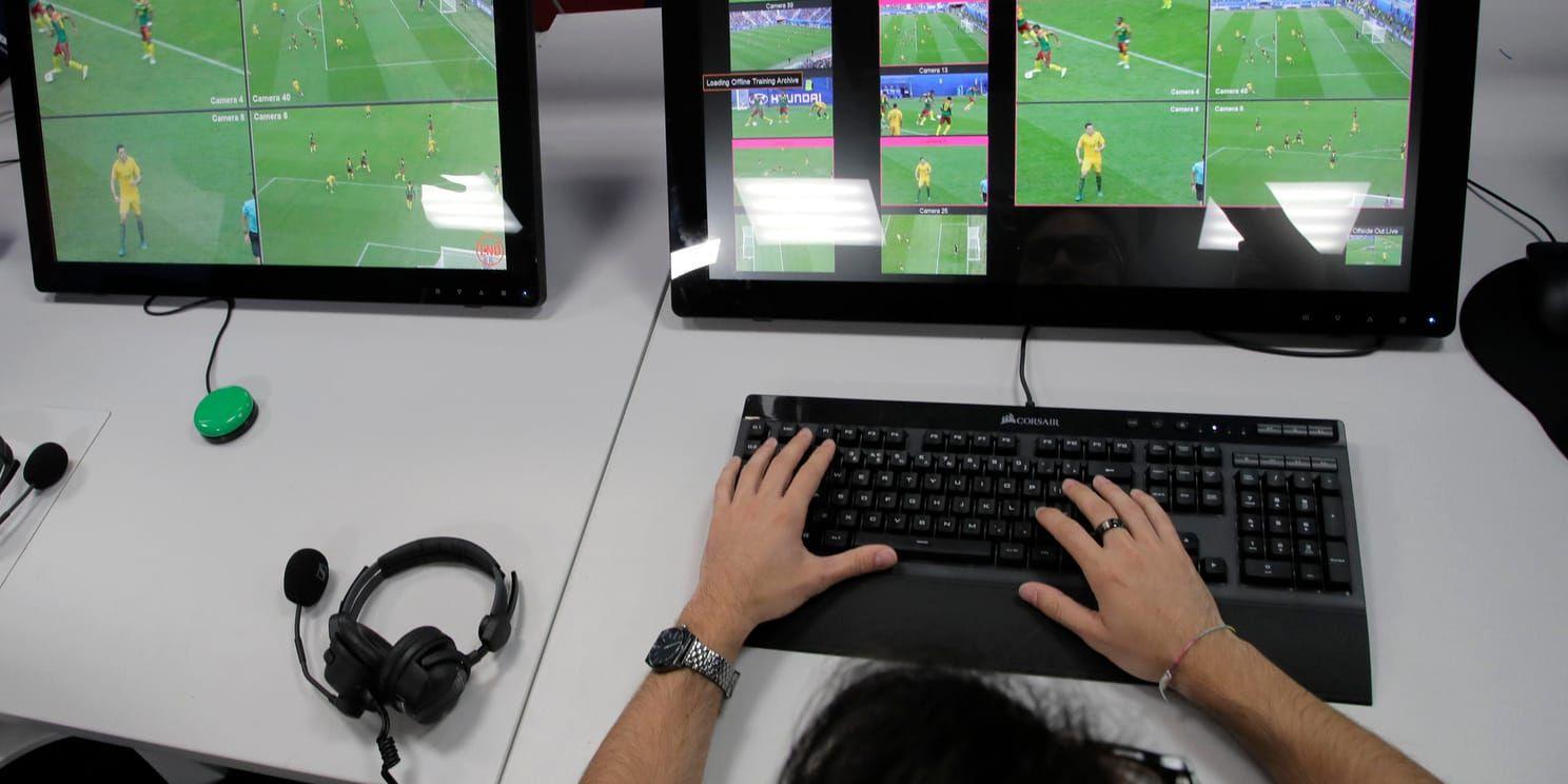 Videodomarsystemet VAR kan bli verklighet också i damernas fotbolls-VM. Arkivbild.