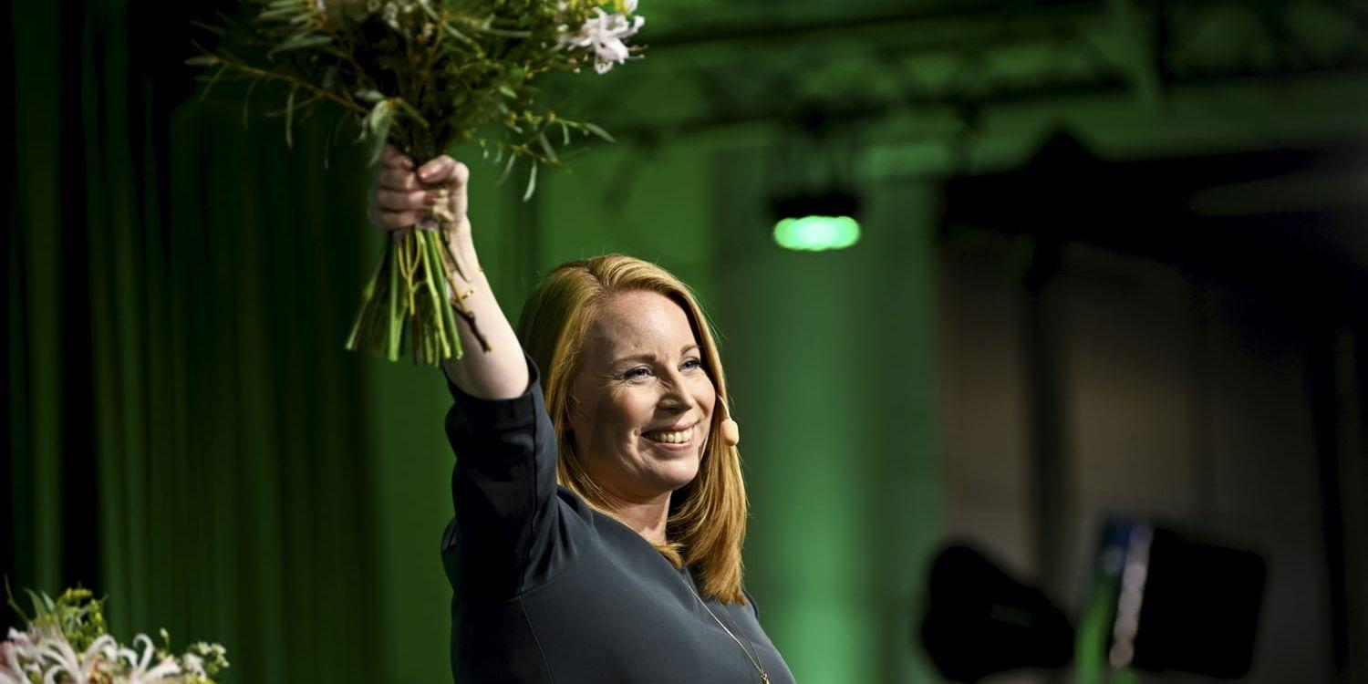 Centerpartiets partiledare Annie Lööf talar vid Centerpartiets valvaka på Hotel At Six i Stockholm. Hon avgick som partiledare dagarna efter.