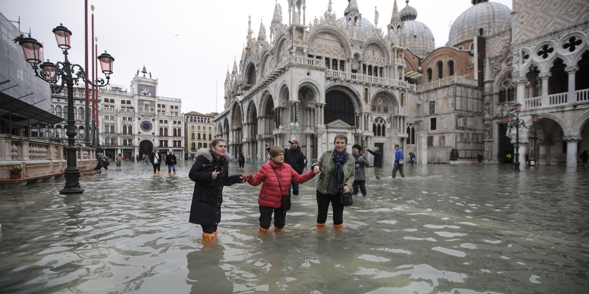 Venedig är översvämmat. Bilden är från den 13 november.