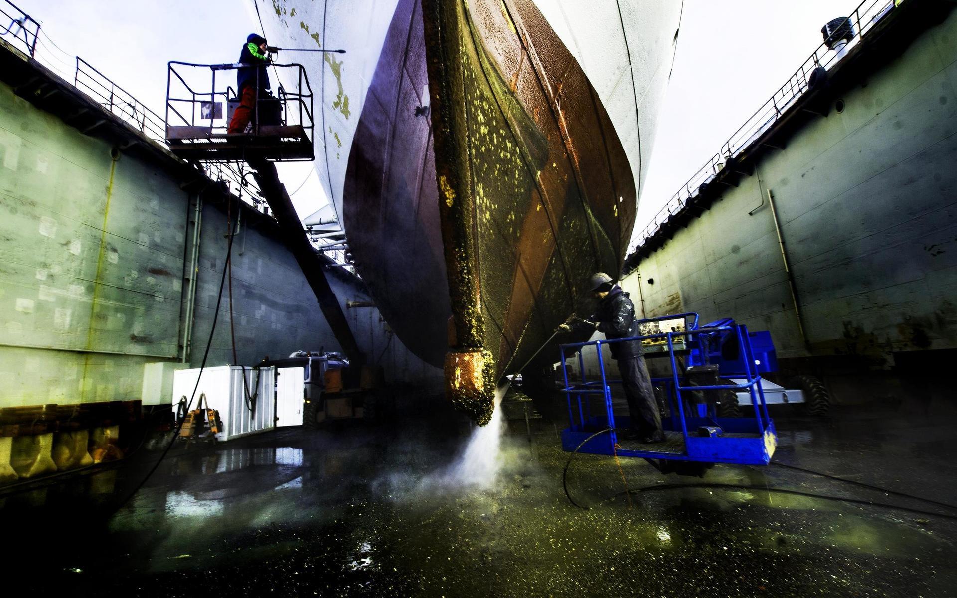 Barken Viking är det största segelfartyg som byggts i Norden. De senaste veckorna har det före detta skolskeppet legat på Falkvarv för underhåll. Nu är hon redo för resan tillbaka till Göteborg. 