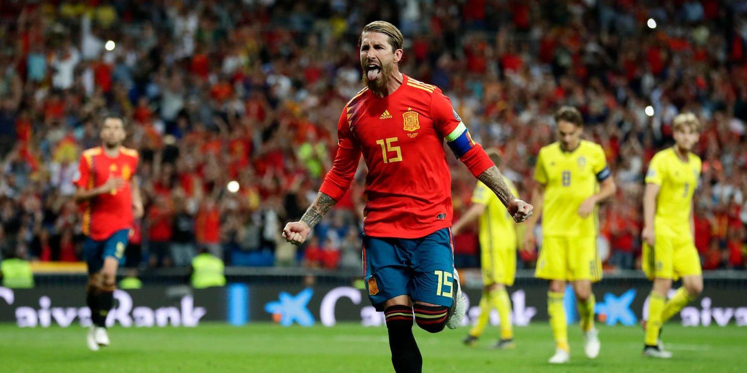 Sergio Ramos jublar efter straffen som betydde 1–0 till Spanien.