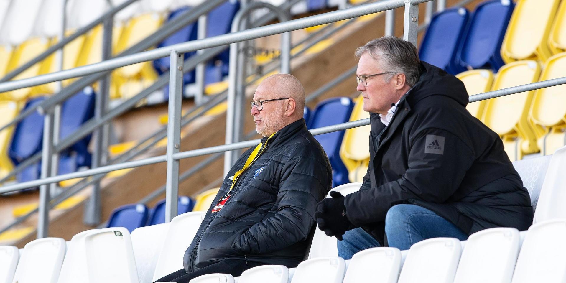 Falkenbergs sportchef Håkan Nilsson och ordförande Patrik Hannell var de tillsammans med klubbchefen Patrik Lundgren som lämnade beskedet till Hasse Eklund på måndagsmorgonen.